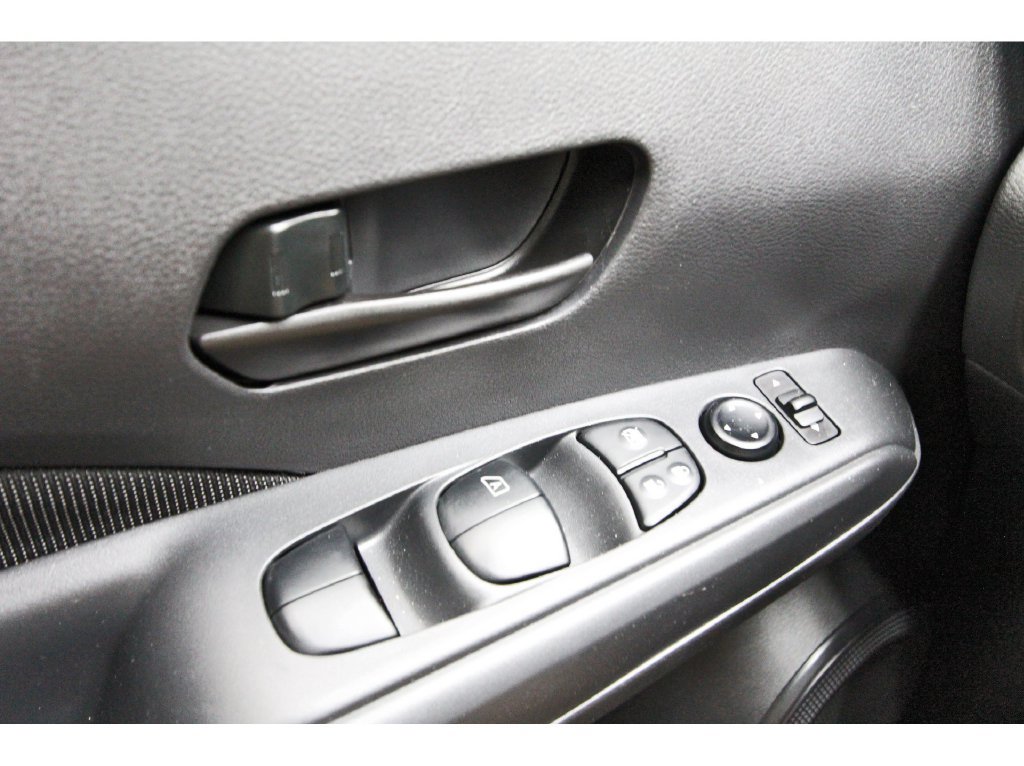 Used 2025 Nissan Kicks Play S FWD image 16
