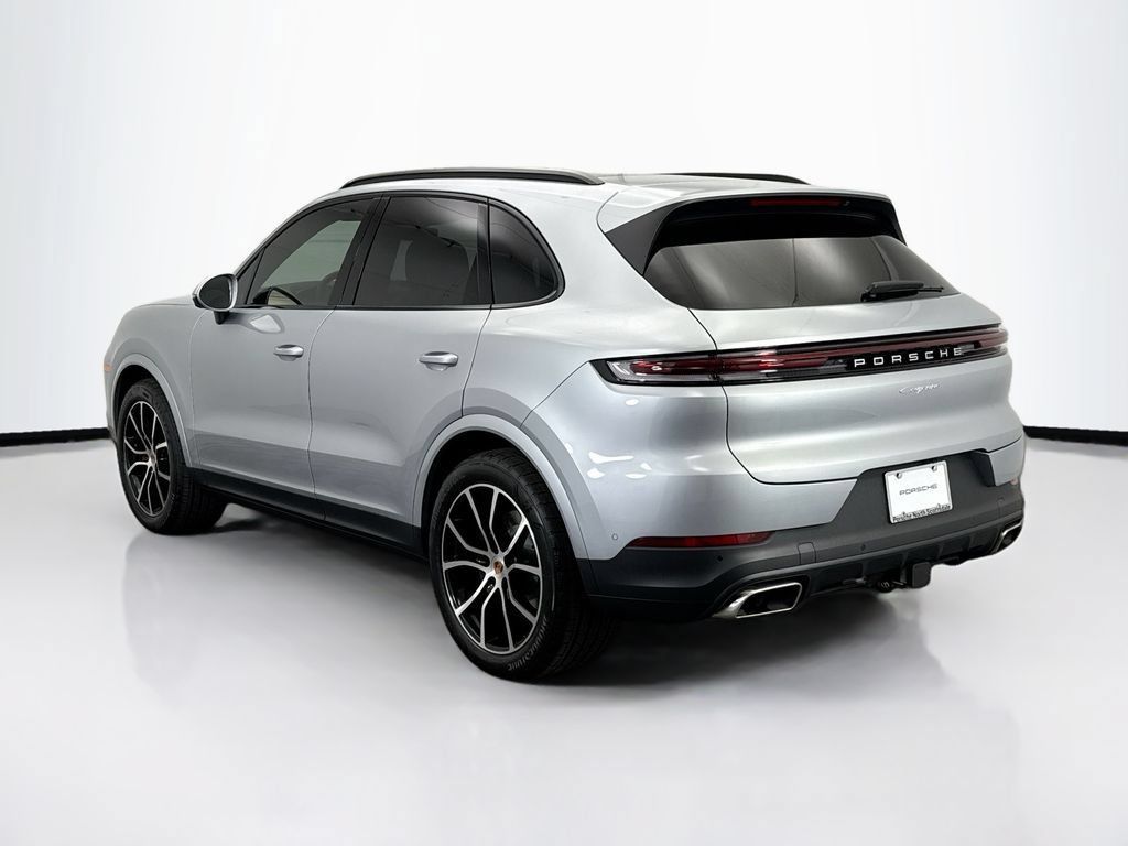 Used 2026 Porsche Cayenne AWD/4WD image 3
