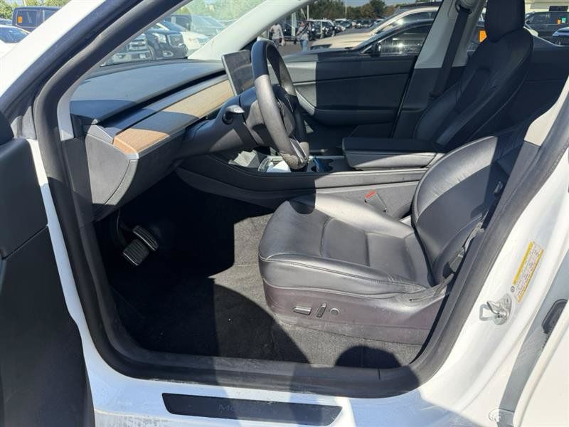 Used 2021 Tesla Model Y Long Range AWD/4WD image 15
