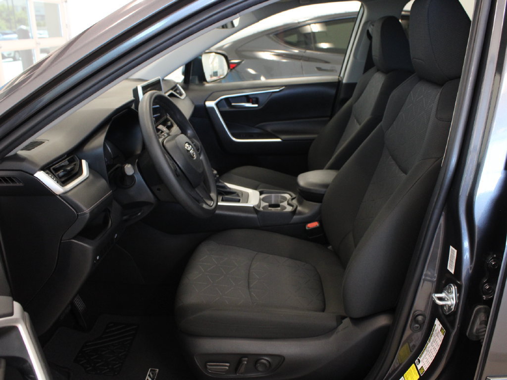 Used 2023 Toyota RAV4 XLE w/ Convenience Package FWD image 10