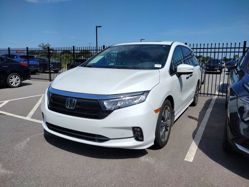 Used 2021 Honda Odyssey Elite image 3