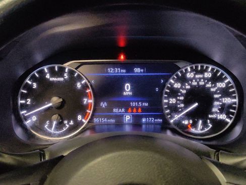 Used 2023 Nissan Altima 2.5 SV FWD image 23