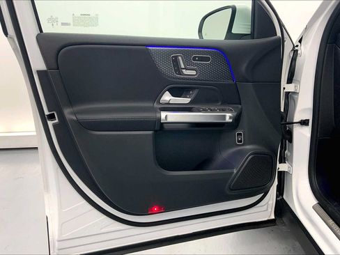 Used 2026 Mercedes-Benz GLB 250 image 19