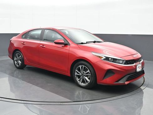 Used 2023 Kia Forte LXS image 9
