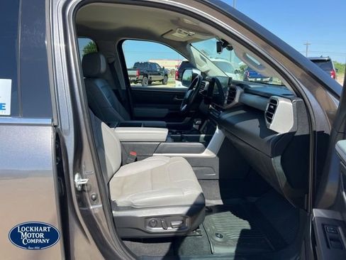 Used 2022 Toyota Tundra Limited w/ Power Package RWD image 35