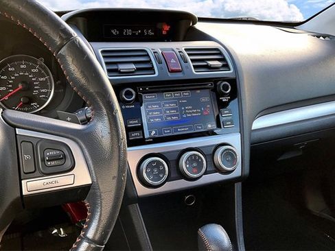 Used 2016 Subaru Crosstrek 2.0i Premium w/ Moonroof Package image 9