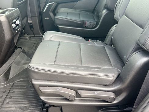 Certified 2021 GMC Yukon Denali w/ Denali Premium Package AWD/4WD image 24