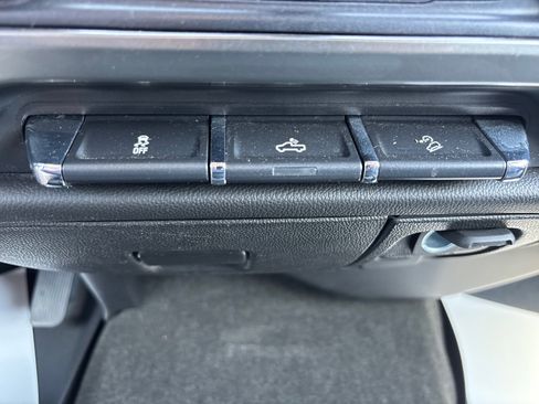 Used 2018 Chevrolet Silverado 1500 LT w/ All Star Edition image 38