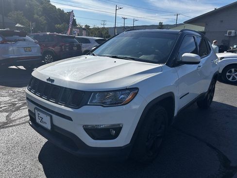 Used 2021 Jeep Compass Latitude w/ Sun and Sound Group AWD/4WD image 4