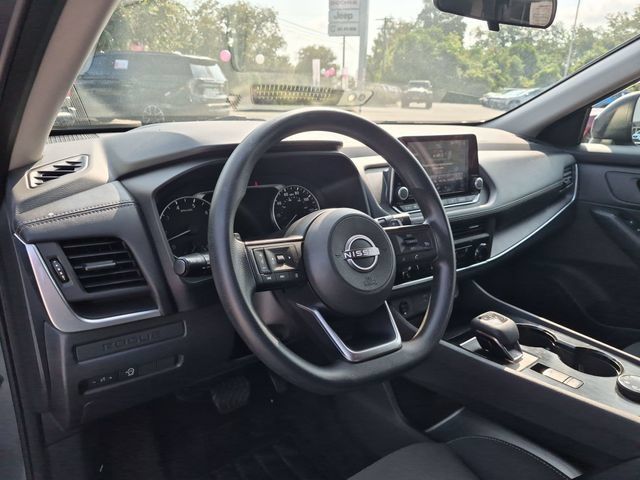 Used 2024 Nissan Rogue S AWD/4WD image 15