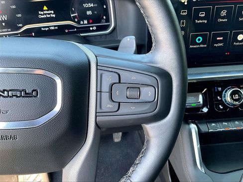 Used 2023 GMC Sierra 1500 Denali w/ Technology Package AWD/4WD image 24