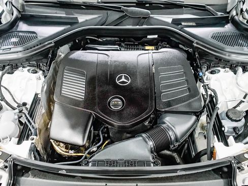 Used 2025 Mercedes-Benz GLC 300 image 28