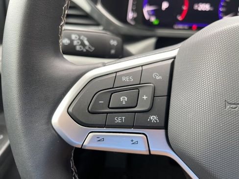 Certified 2022 Volkswagen Taos SEL w/ Panoramic Sunroof Package image 24