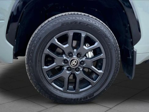 Used 2025 Toyota Tundra Platinum AWD/4WD image 11