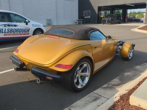Used 2002 Chrysler Prowler RWD image 5