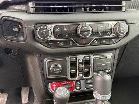 Used 2024 Jeep Wrangler Unlimited Rubicon w/ Safety Group AWD/4WD image 21