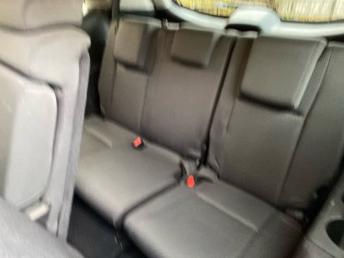 Used 2019 Toyota Highlander LE image 19