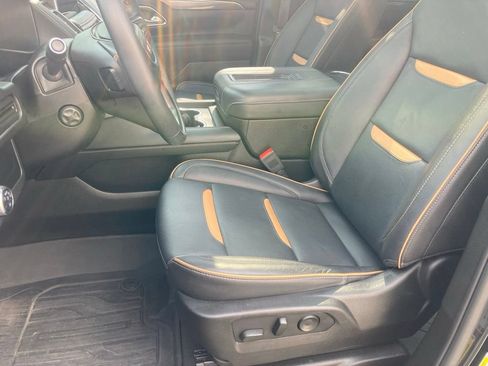 Used 2023 GMC Yukon AT4 w/ LPO, Floor Liner Package AWD/4WD image 32