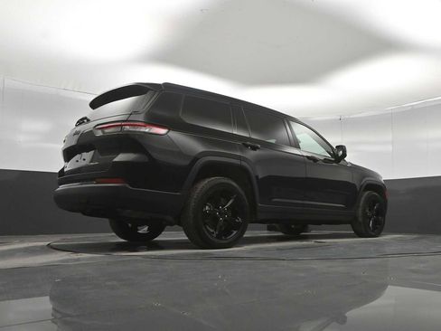 Used 2022 Jeep Grand Cherokee L Laredo AWD/4WD image 36