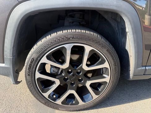 Used 2018 Jeep Compass Limited w/ Navigation Group AWD/4WD image 7