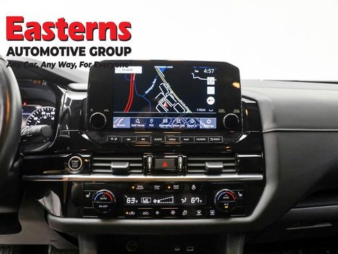 Used 2022 Nissan Pathfinder SL image 12