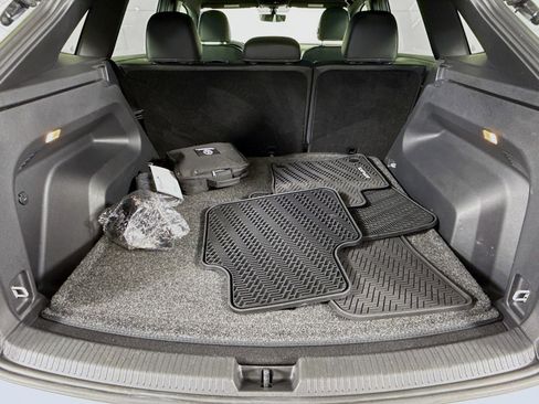 Certified 2022 Volkswagen Atlas Cross Sport SE w/ Panoramic Sunroof Package image 24