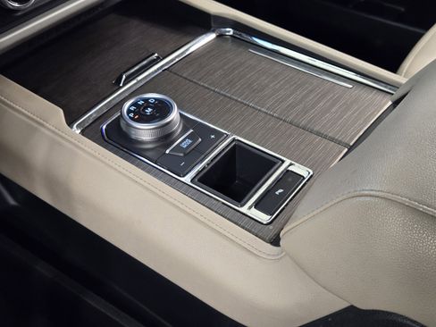 Certified 2024 Ford Expedition Limited image 20