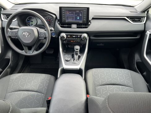 Used 2022 Toyota RAV4 XLE image 4