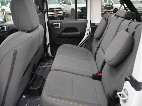 Certified 2025 Jeep Wrangler Unlimited Sahara w/ Safety Group image 21