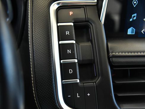 Used 2023 Chevrolet Tahoe Premier w/ Advanced Technology Package RWD image 37