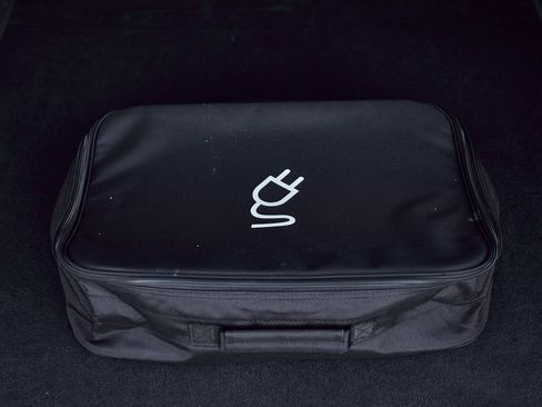 Used 2025 Lamborghini Urus SE image 17