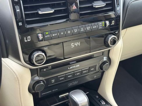 Certified 2023 Lexus GX 460 Premium w/ Premium Plus Package AWD/4WD image 38