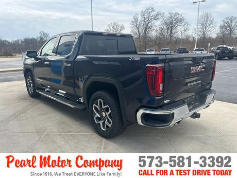 Certified 2023 GMC Sierra 1500 SLT w/ SLT Premium Plus Package AWD/4WD image 7