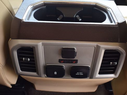 Used 2019 Ford F150 Lariat w/ Equipment Group 502A Luxury AWD/4WD image 17