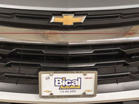 Used 2023 Chevrolet TrailBlazer LT FWD image 9