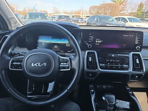 Used 2022 Kia Sorento SX Prestige image 21