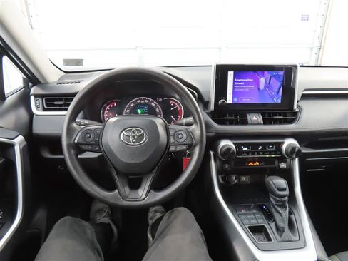 Used 2025 Toyota RAV4 LE AWD/4WD image 21