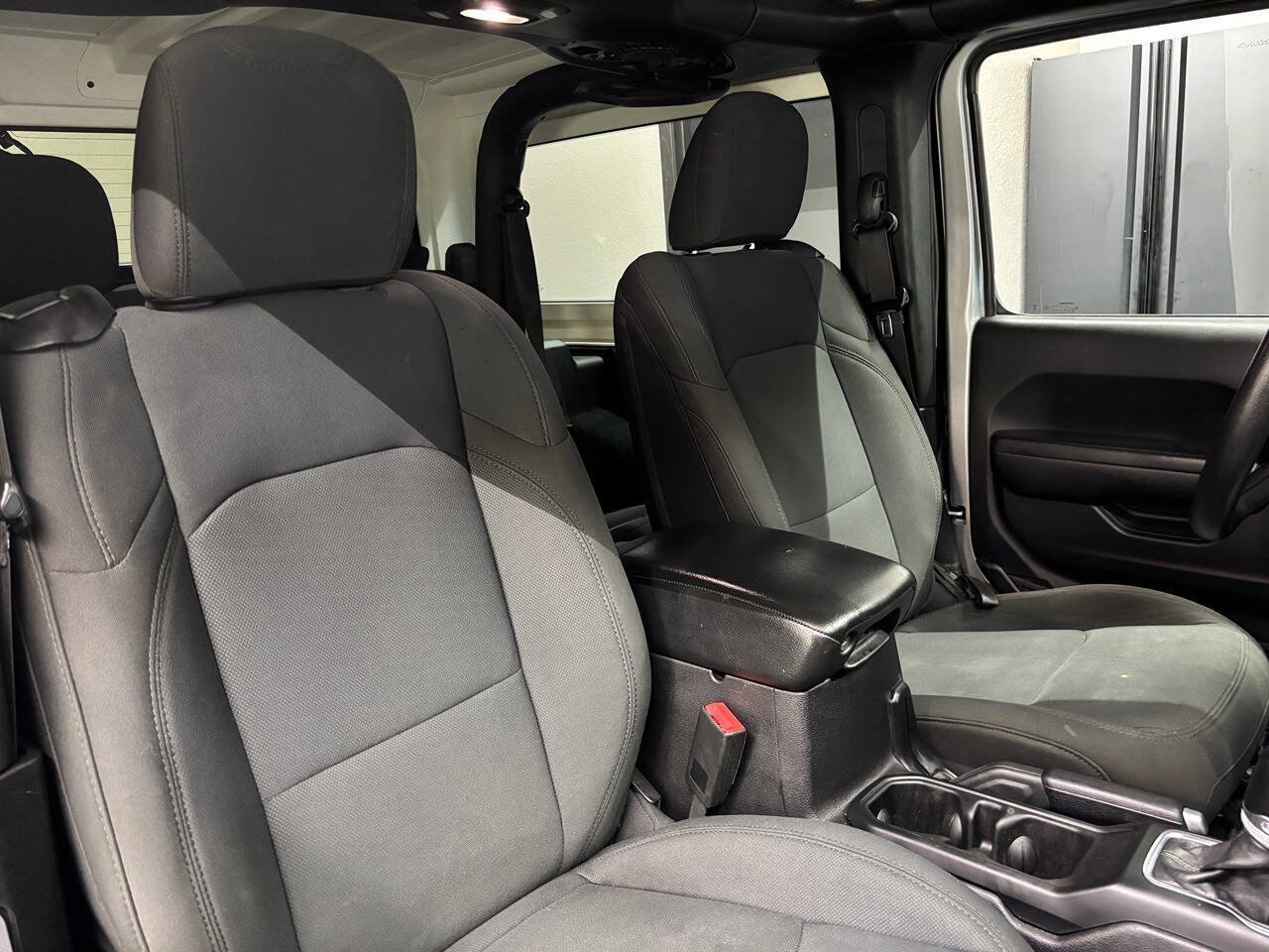 Used 2018 Jeep Wrangler Sport AWD/4WD image 23
