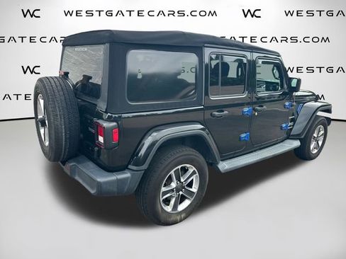 Used 2018 Jeep Wrangler Unlimited Sahara AWD/4WD image 22