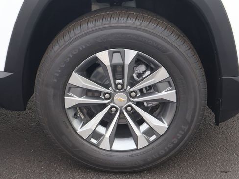 New 2026 Chevrolet Equinox LT w/ Convenience Package II FWD image 11