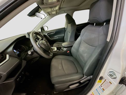 Used 2019 Toyota RAV4 XLE image 13