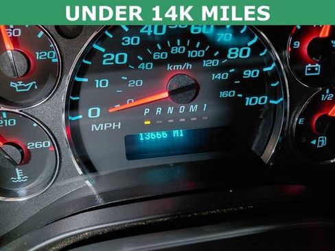 Used 2024 GMC Savana 2500 w/ Driver Convenience Package image 3