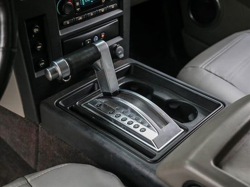 Used 2005 HUMMER H2 w/ Preferred Equipment Group image 26