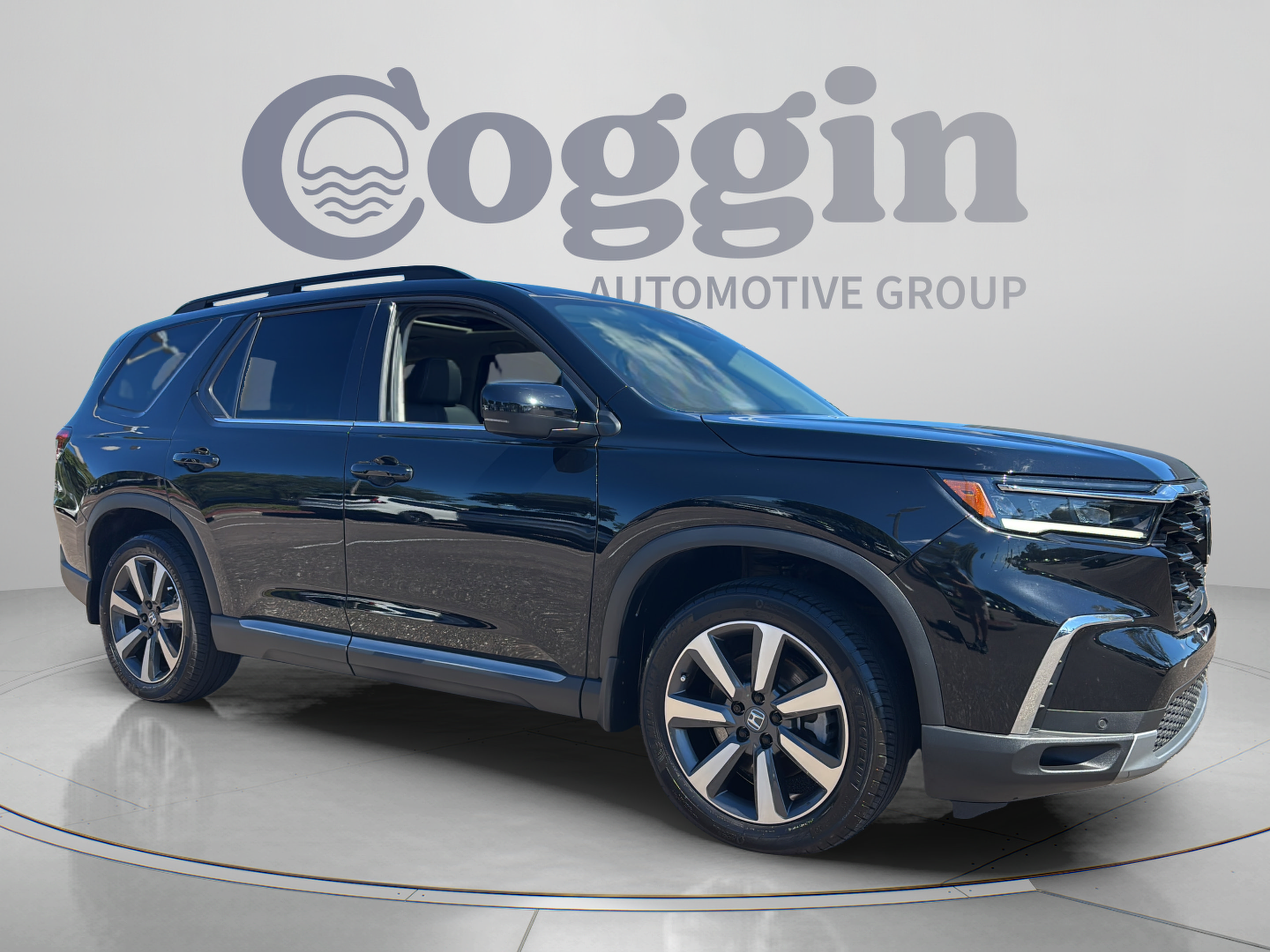 Certified 2025 Honda Pilot Touring image 9
