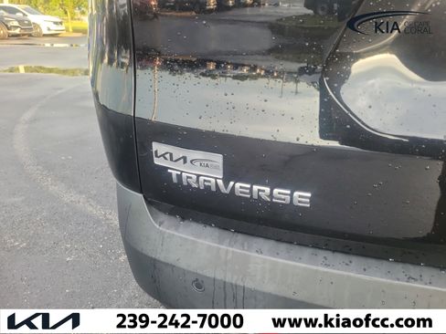 Used 2019 Chevrolet Traverse LT FWD image 11