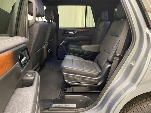 Used 2025 GMC Yukon Denali AWD/4WD image 16