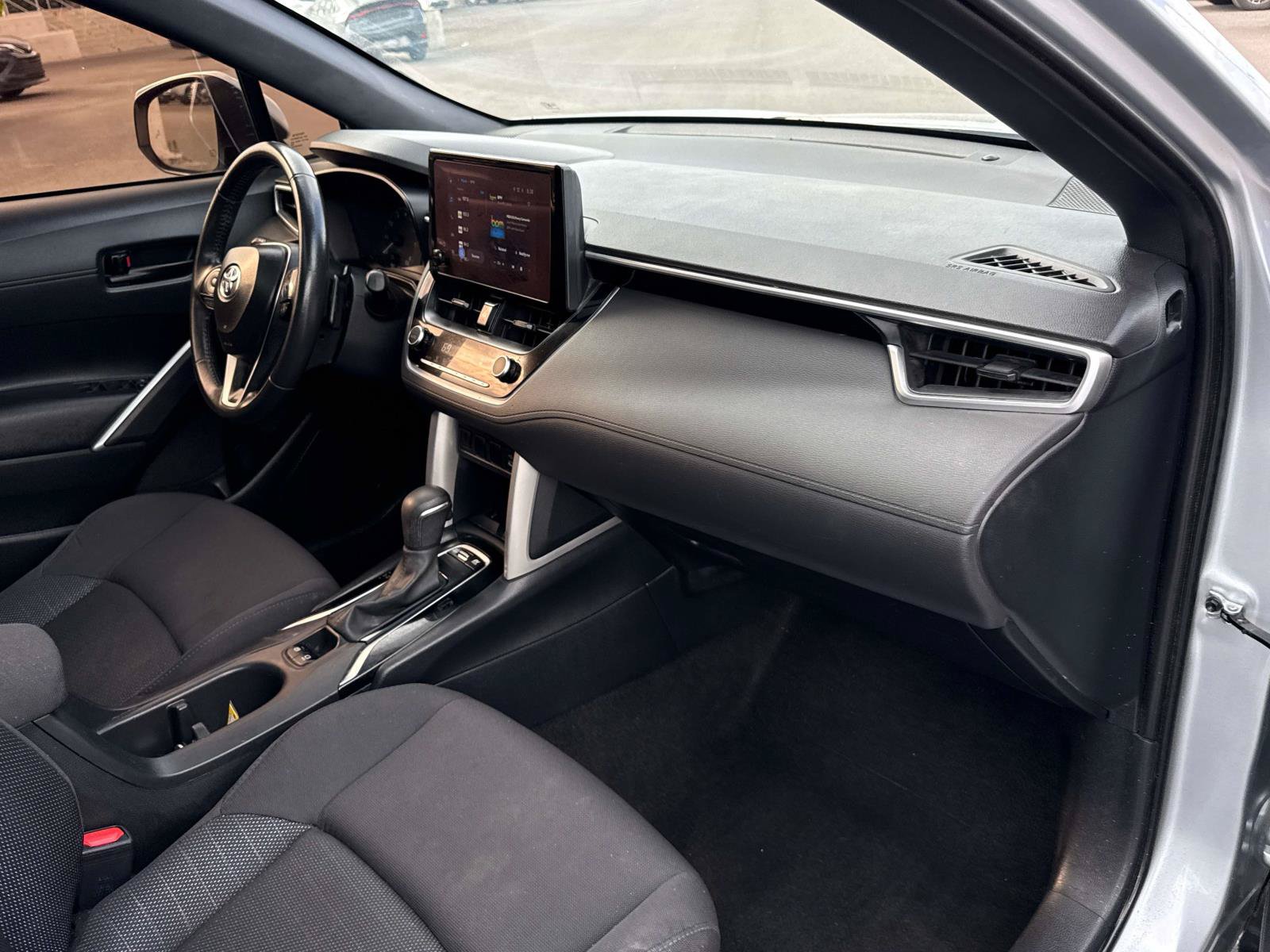 Used 2024 Toyota Corolla Cross AWD Hybrid w/ Moonroof Package image 18