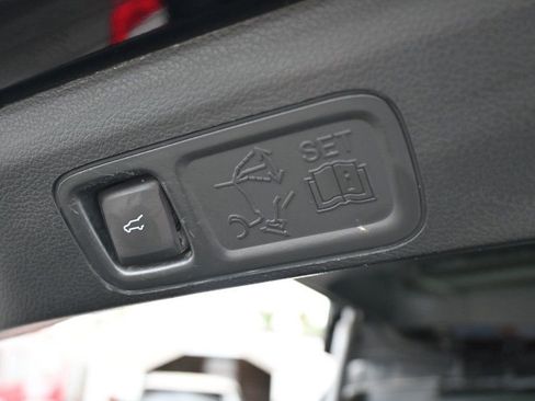 Used 2019 Ford Expedition XLT w/ Equipment Group 202A RWD image 16