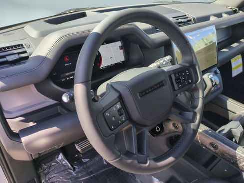 New 2026 Land Rover Defender 110 OCTA AWD/4WD image 17
