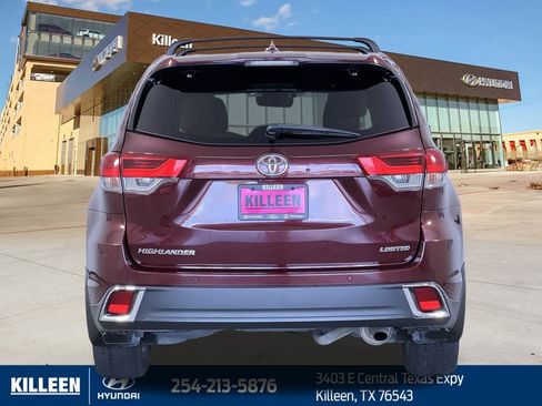 Used 2018 Toyota Highlander Limited Platinum image 6